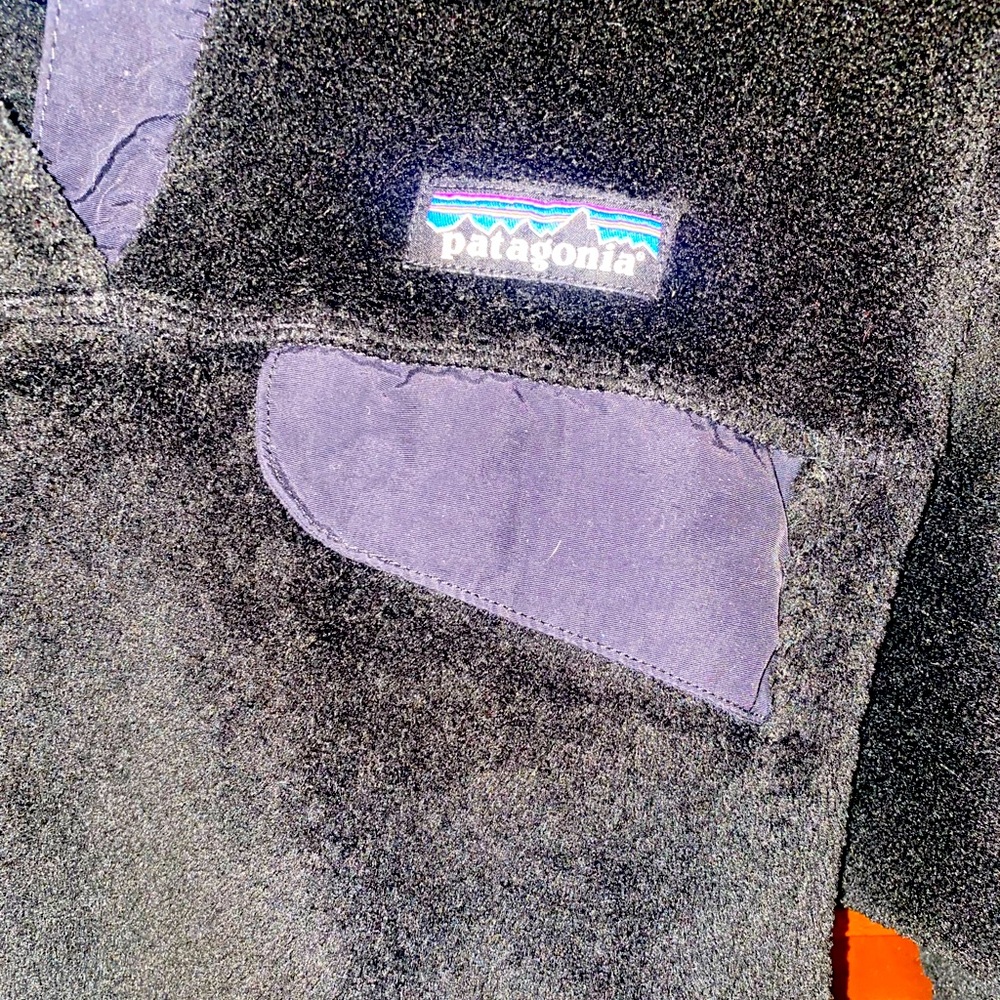 Patagonia pull over.